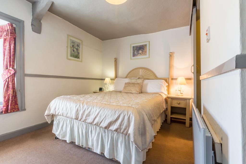 The Cross Keys Inn Тібей Номер фото